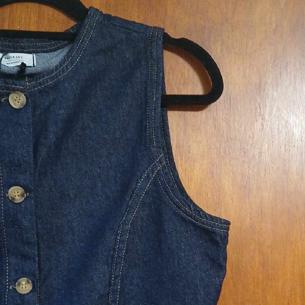 Women's Denim Sleeveless Vest - Picture 3 of 9